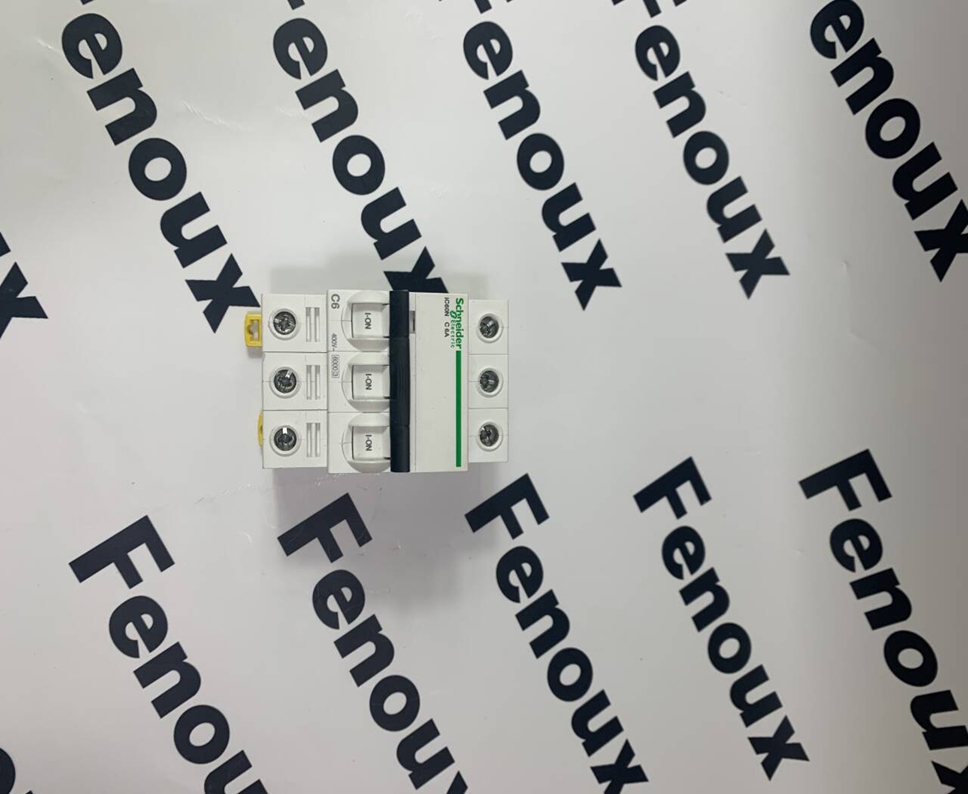 Schneider A9F44102 Output module