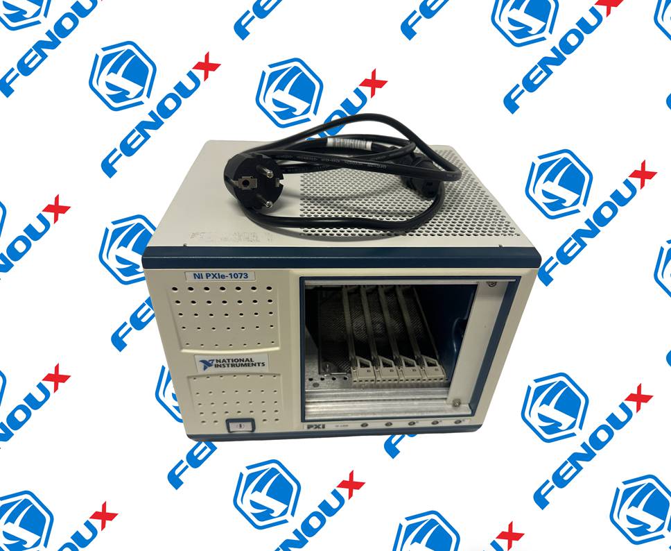 NI PXIE-1073 5-Slot PXIe Chassis